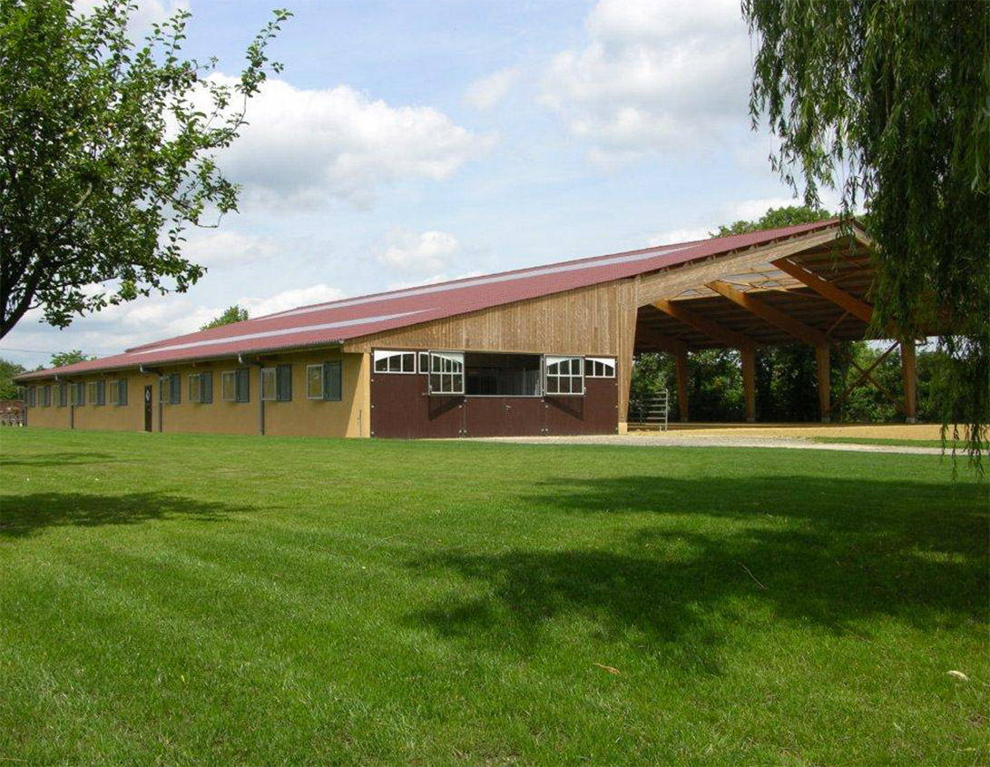 batiment equestre bois