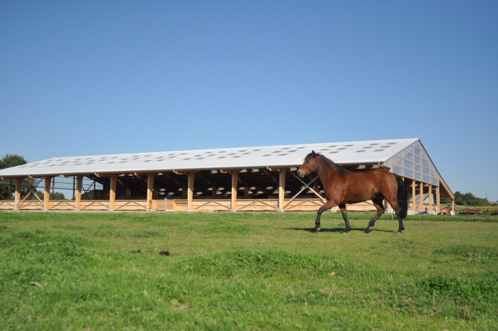 batiment equestre structure bois lamelle colle James