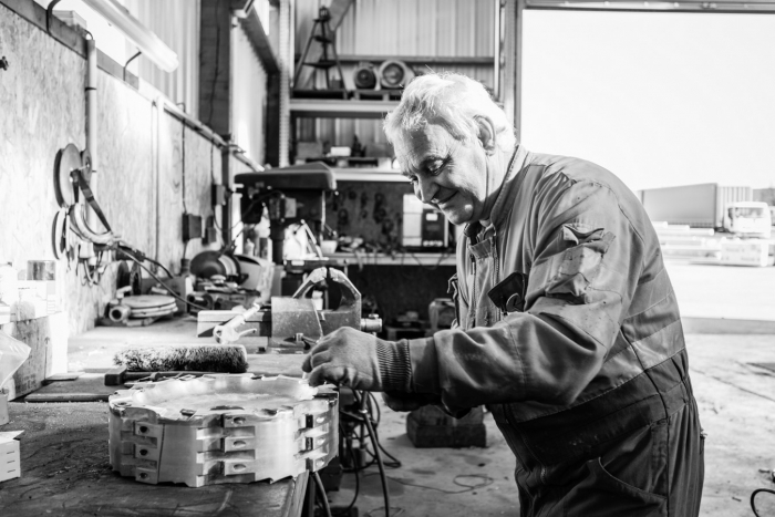 employé entreprise James Brecey
