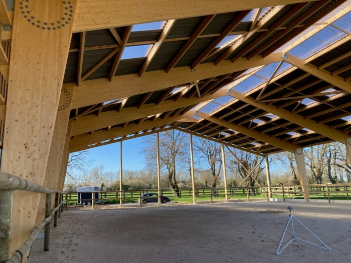 manege chevaux lamelle colle