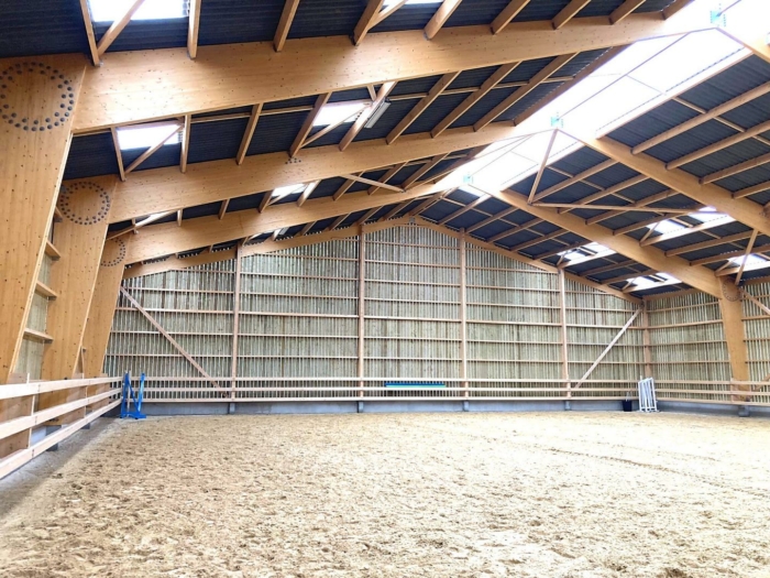 manege couvert pour chevaux