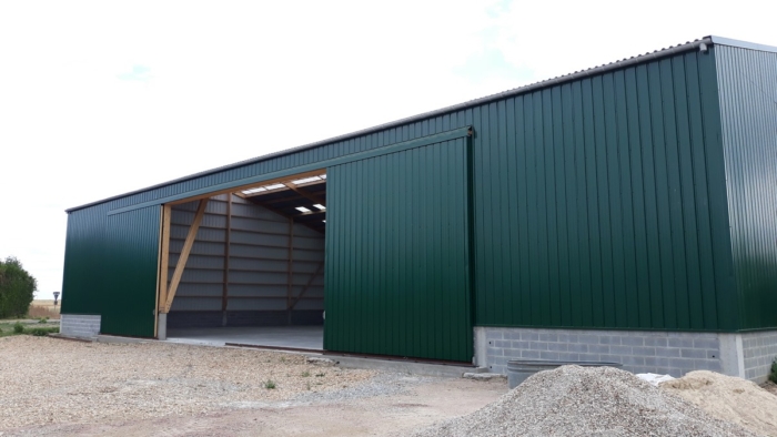porte coulissante hangar agricole James