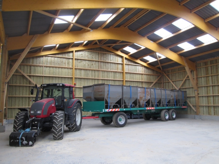 hangar james tracteur
